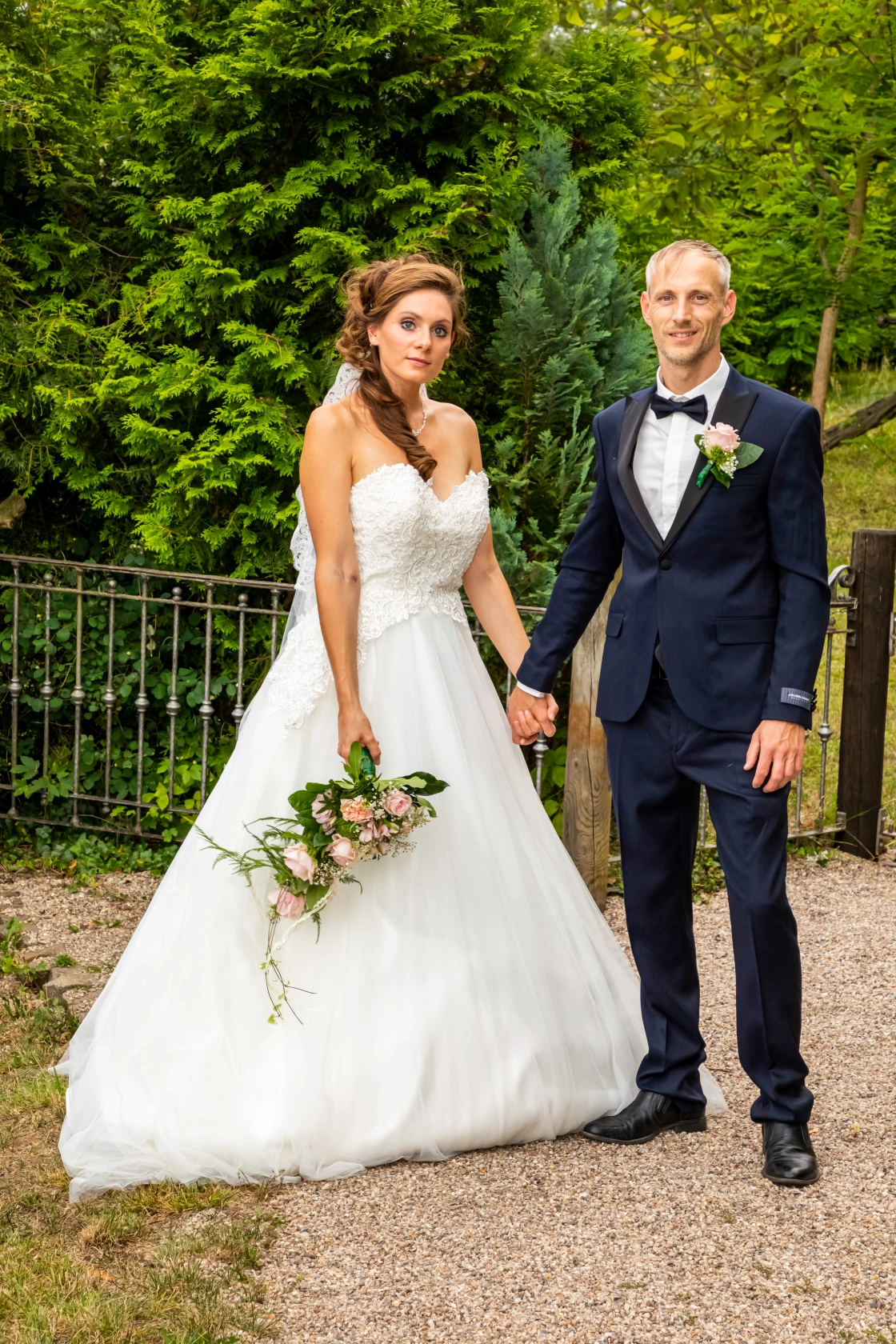 Brautpaar im Schlosspark